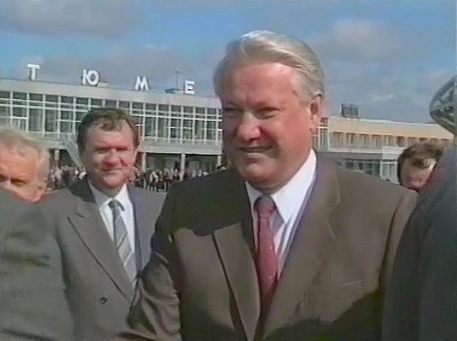Начало августа 1991 года. Тюмень встречает важного гостя&nbsp;— президента Бориса Ельцина | Источник: Тюмень до нашей эры / Vk.com