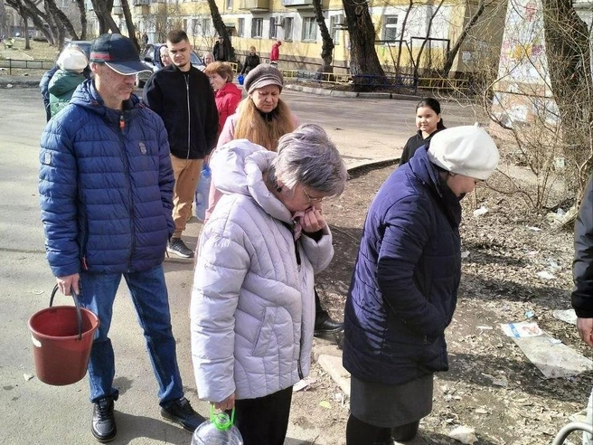 Жители не знают сроков восстановления водоснабжения | Источник: читатель 74.RU