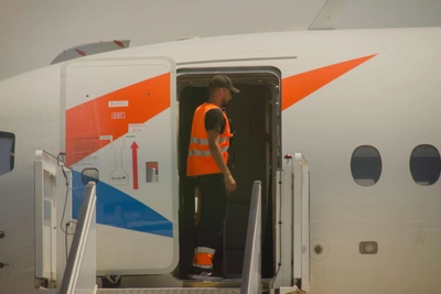 В Сочи задерживаются десятки рейсов из-за ночного простоя