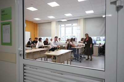 Читинские школы могут полностью запретить телефоны по закону