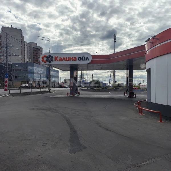 Из-за таких цен заправка нередко пустует | Источник: Андрей Пашинский / Voronezh1.ru