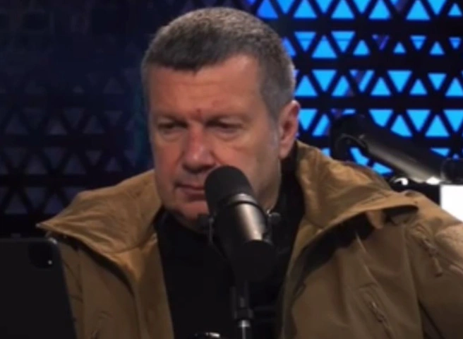 Телеведущий Соловьев вышел в эфир с синяками и ссадинами на лице | ya62.ru