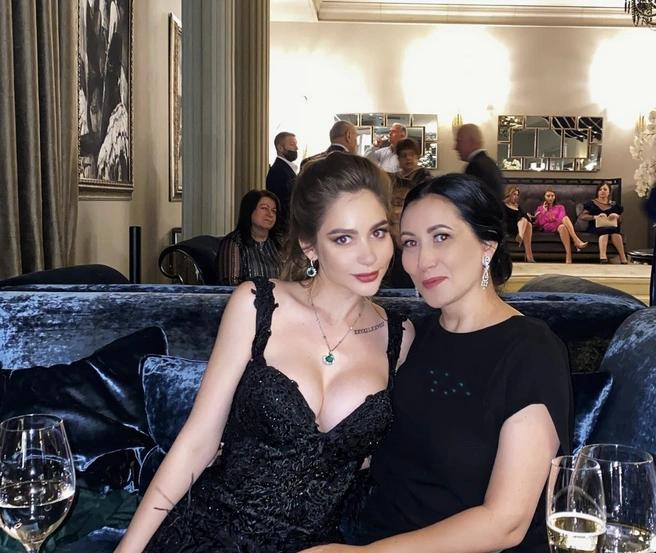 Анастасия Цапок с матерью | Источник: соцсети Анастасии Цапок