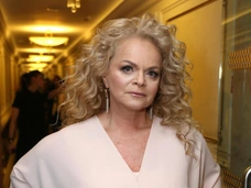 Покупатель просила у нее справку от психиатра: как Лариса Долина продавала квартиру в Москве, став жертвой мошенников