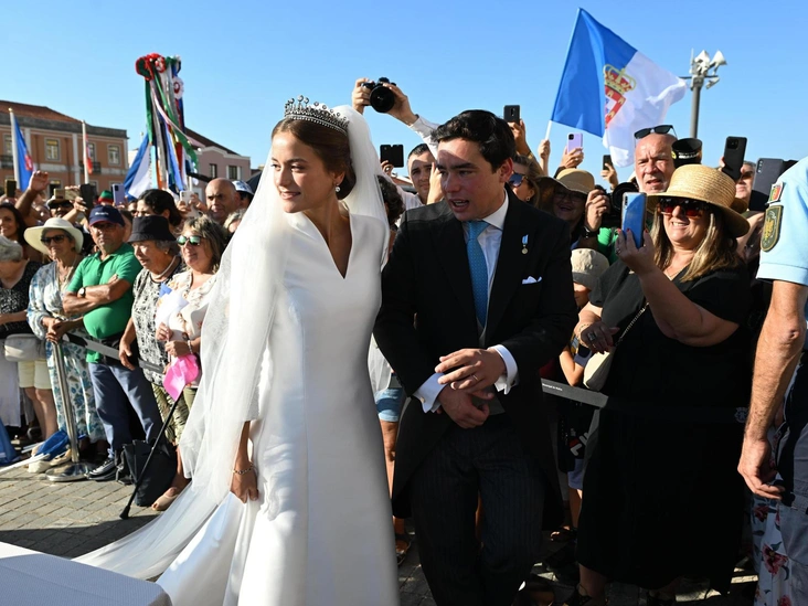 Мария Франциска с женихом Дуарте де Соуза Араухо, 7 октября 2023 год