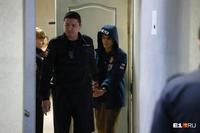 Обвиняемого в обезглавливании матери арестовали в Екатеринбурге. Мужчина рассказывал о случившемся семье | Источник: Владислав Лоншаков / E1.RU