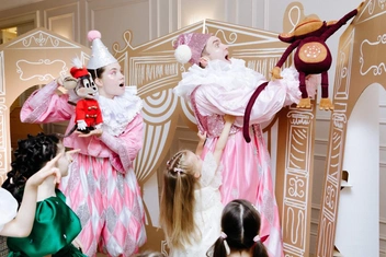 Новогодние вечеринки и спектакли в Ribambelle