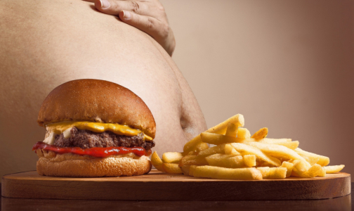 Врач призвал не лечить ожирение диетами