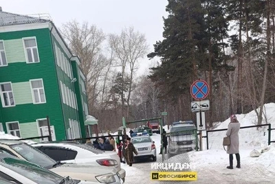 В Новосибирске эвакуировали детскую больницу из-за пакета