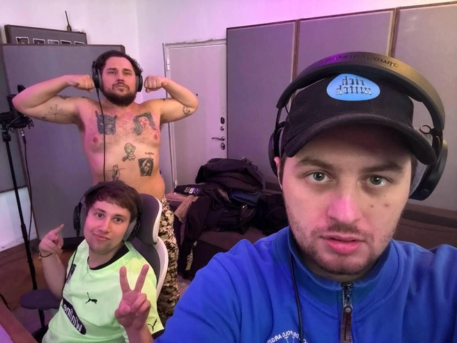 Денис с Thomas Mraz | Источник: PADILLION / Telegram