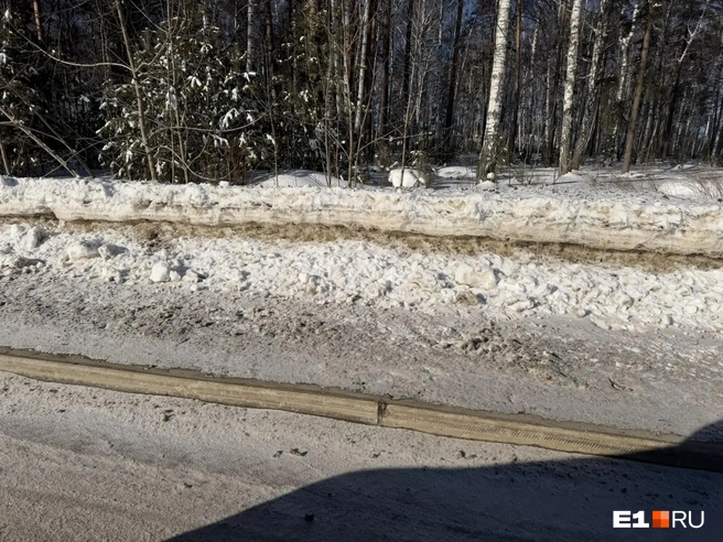 Даже бордюры теперь видно | Источник: читатель E1.RU