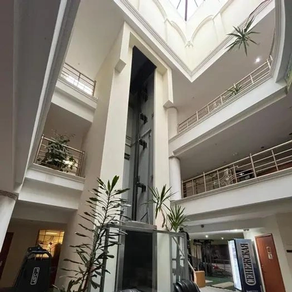 В Угличе второй год пытаются продать бывший отель «Азимут». Цену снизили в 5 раз, желающих нет