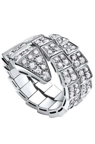 Кольцо из коллекции Serpenti: белое золото и бриллиантовое паве