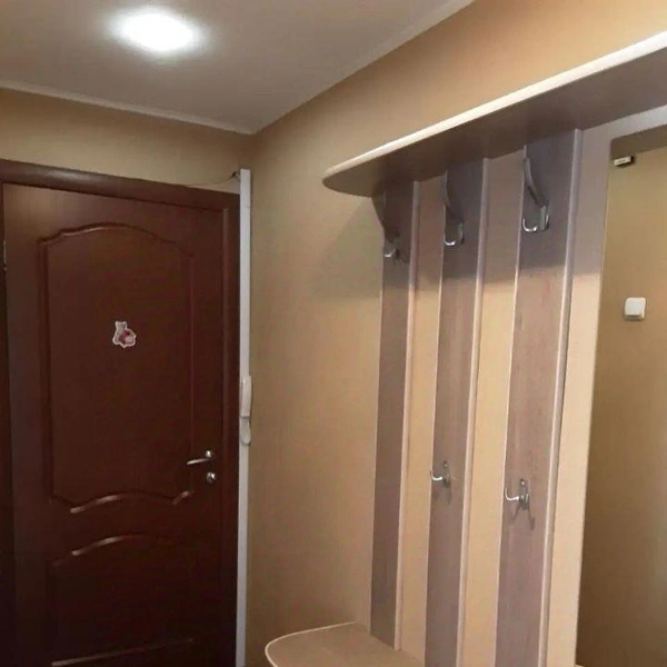 Так выглядит прихожая | Источник: Рада Риэлт / cian.ru / omsk.cian.ru/rent/flat/332222697