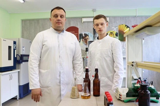 Вячеслав давно интересуется темой пивоварения | Источник: omgtu.ru