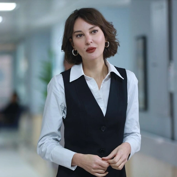 Мине Кылыч | Источник: Кадр из сериала «Далекий город»
