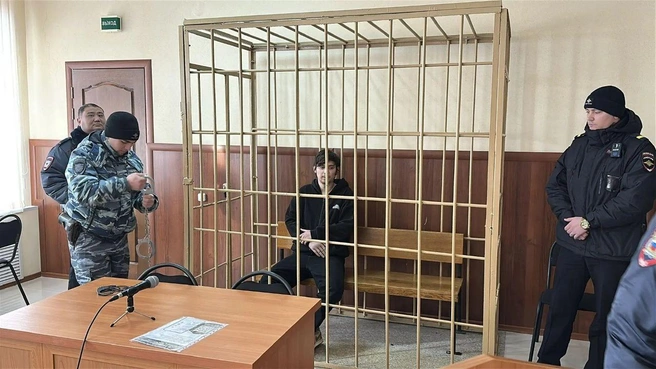 Мужчина, напавшего с ножом на детский сад в Бугуруслане, в СИЗО | Источник: Объединенная пресс-служба судов Оренбургской области