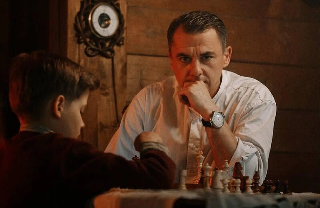 В сериале сын Кузнецова резко «взрослеет» | Источник: кадр из сериала «Адмирал Кузнецов» (16+), реж. Сергей Виноградов, с 2024 года