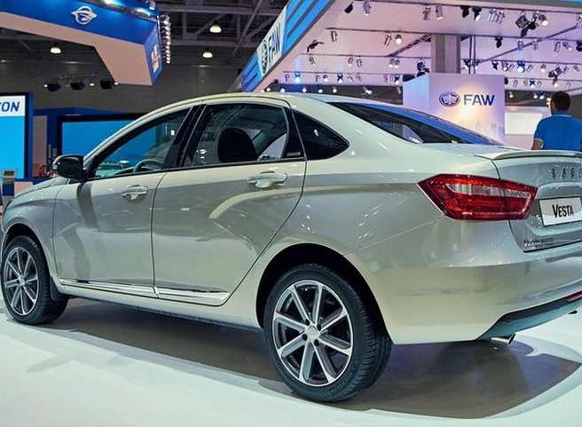 «АвтоВАЗ» назвал цену «эксклюзивного» седана Lada Vesta | ya62.ru