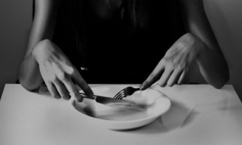 В Ярославской области 15-летняя девочка, желая похудеть, умерла от анорексии