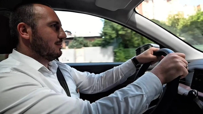 Давид — ценитель статусных автомобилей | Источник: ДЦ «Альфа»