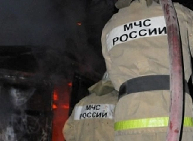 В пожаре на Высоковольтной пострадал человек | ya62.ru