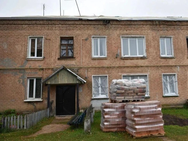 Для восстановления зданий в село привезли стройматериалы | Источник: Михаил Евраев / Max