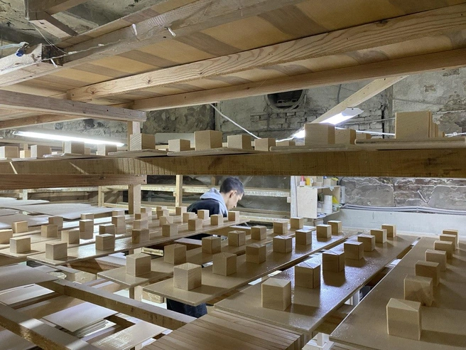 Первое, что начали производить на фабрике,&nbsp;— это кубики | Источник: Ирина Господаренко / NGS22.RU