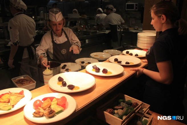Последние 10 лет Наталья Крупеня отвечает за кухню ресторана #СибирьСибирь | Источник: Стас Соколов / NGS.RU
