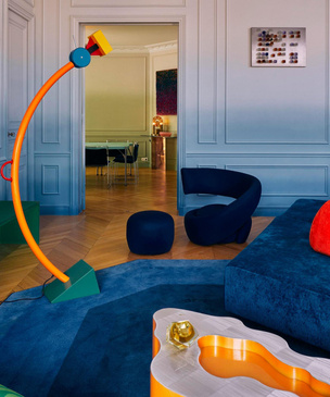 Цвет и камень: квартира в Париже по проекту бюро Uchronia
