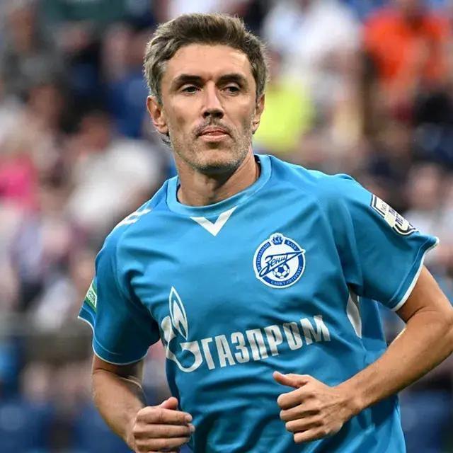 <p>Юрий Жирков в интервью сайту <a target="_blank" rel="nofollow" href="https://sport24.ru/football/news-889921-zhirkov-o-staline-v-90-kh-pokazyvali-filmy-gde-pripisyvali-gulagovskiye-standarty-a-eto-vse-bylo-nepravdoy">Sport24</a></p>