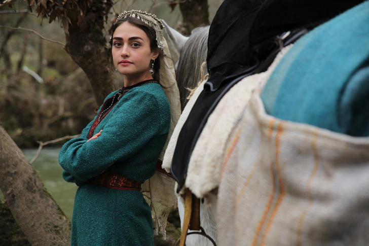 От Джека Лондона до Ферзана Озпетека: 7 любимых книг турецких актрис