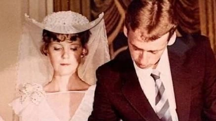 Архивное фото Марианны Ступиной со свадьбы с супругом | Источник: кадр из шоу «Пусть говорят»