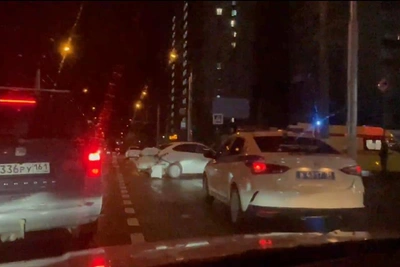 Видео аварии у больницы №4 в Волгограде