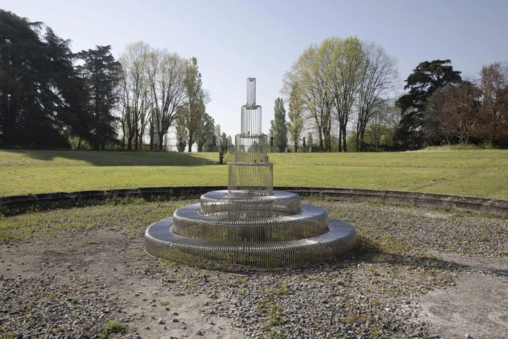 Alcova 2024, Villa Bagatti Valsecchi. Инсталляция Another Fountain, Swedish Girls. | Источник: Марко Дапино