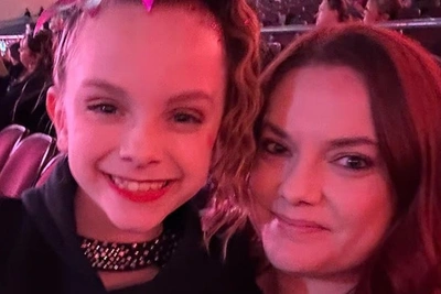 Мать, обвиняемая в убийстве дочери, имела проблемы с опекой