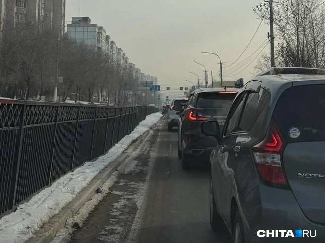 Ехать по Бабушкина сейчас проблематично | Источник: очевидец