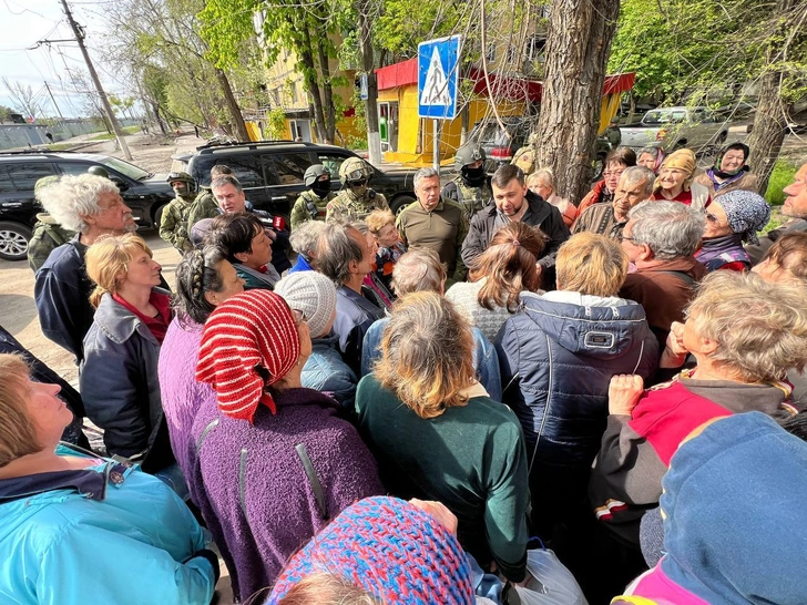 В броне и каске: фото Владимира Соловьева из Мариуполя