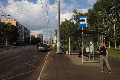 Менее половины омских остановок соответствуют ГОСТу