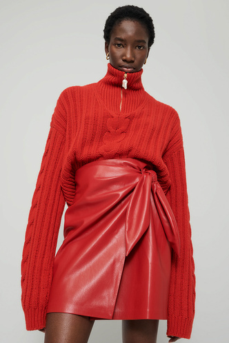 Lady in red: Nanushka представили коллекцию в честь Китайского Нового года