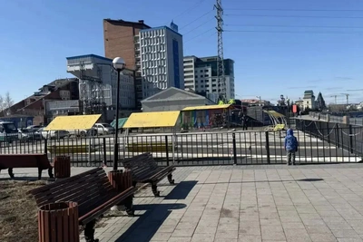В Иркутске убрали детскую площадку на Нижней Набережной