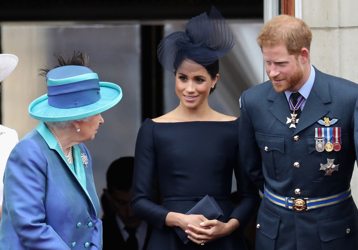 Инсайдеры: принца Гарри вызвали в Лондон без жены для серьезного разговора с королевой