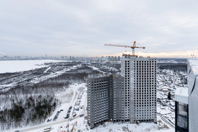 В конце этого года точно в срок сдадут второй дом квартала. На первом этаже новостройки также разместятся магазины и предприятия сферы услуг | Источник: «Группа ЛСР»