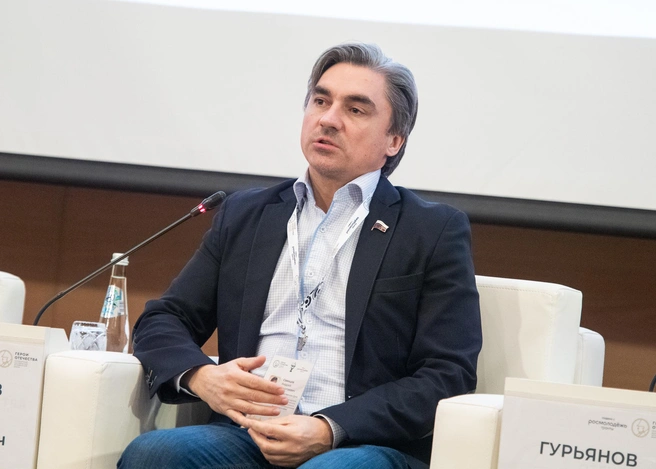 «Порочил репутацию». Андрея Свинцова, активно комментировавшего ситуацию с Telegram, исключили из ЛДПР | Источник: Евгений Пронин / ЛДПР