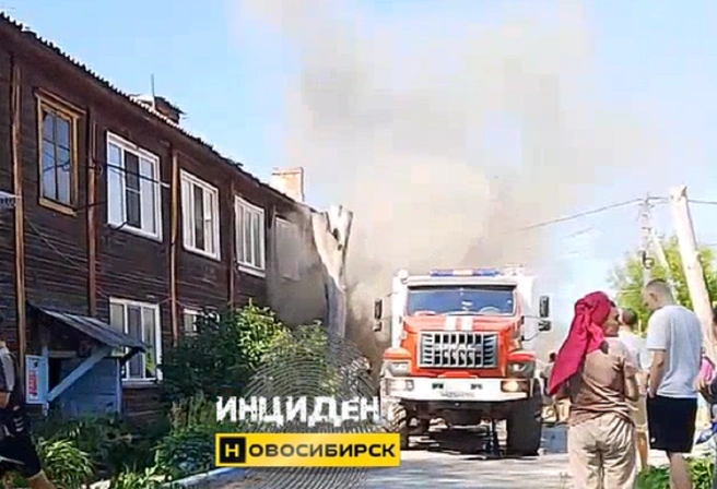 Пожарных заметили на улице Полярная | Источник: «Инцидент Новосибирск»/t.me