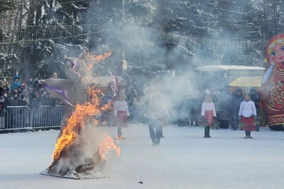 В Кургане отгуляли Масленицу
