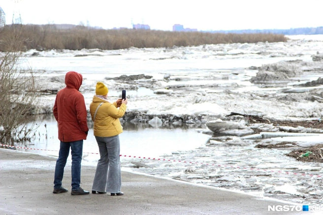 Голова ледохода дошла до Томска в ночь с 5 на 6 апреля | Источник: Варвара Фролова / NGS70.RU