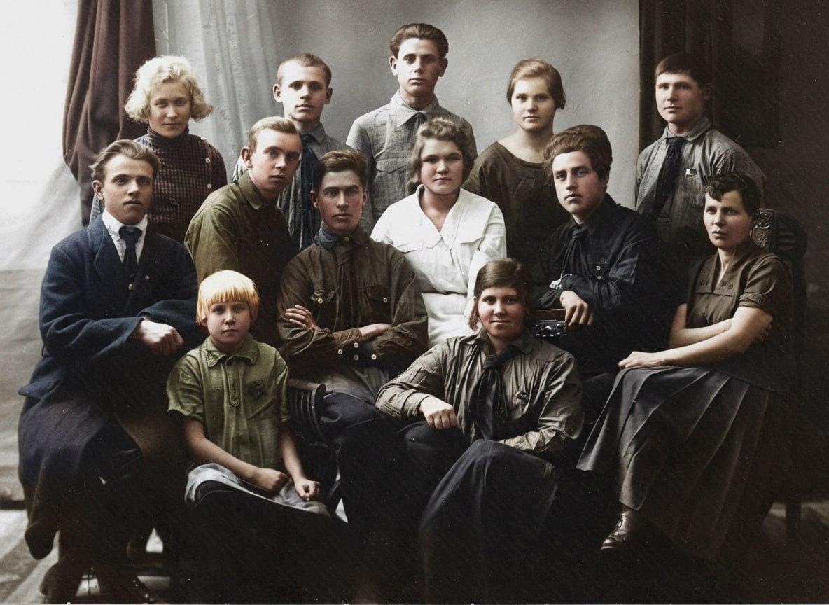 Руководители базы 4, 17, 9 и 23-го отрядов юных пионеров Самары. 1925 год | Источник: фотофонд Самарского госархива социально-политической истории