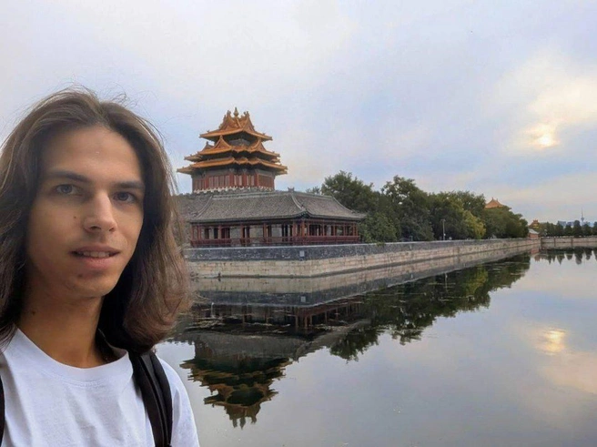 Петр в Пекине | Источник: petr_og / Instagram (деятельность запрещена в РФ)