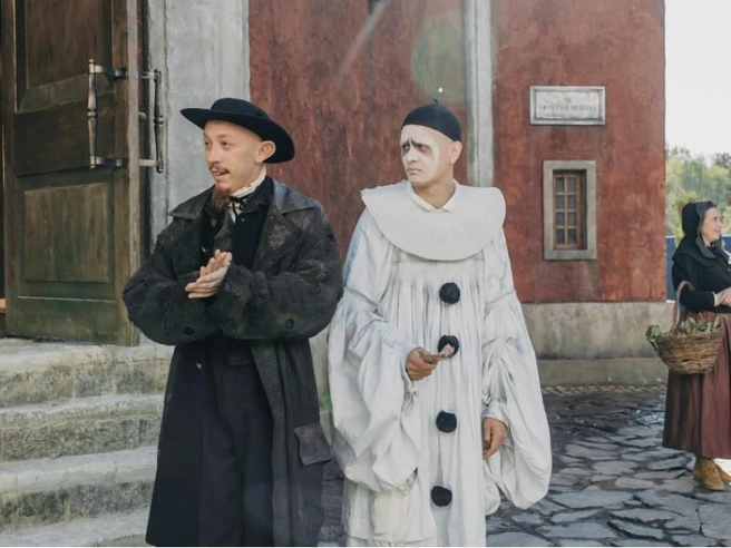 Источник: кадр со съемок кинофильма «Буратино» (6+), реж. Игорь Волошин, «Водород», «НМГ», Art Pictures Studio при поддержке «Фонда кино», 2025 год; Kinopoisk.ru